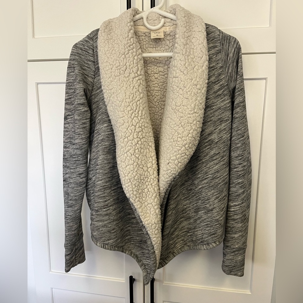 Woman’s Abercrombie & Fitch Gray Cardigan. Size X-Small.